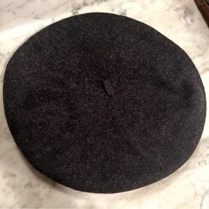 Charcoal grey beret